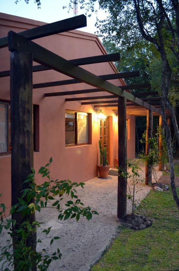 Posada Che Teindy โกโลเนีย คาร์ลอส เปลเลกรีนี ภายนอก รูปภาพ